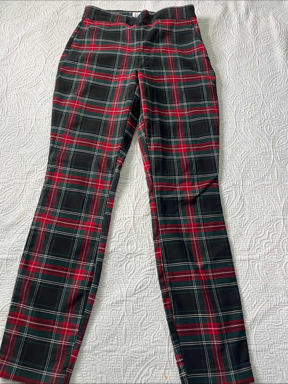 Women’s Gap size 2 Holiday Christmas Tartan Pants - Red Green Black